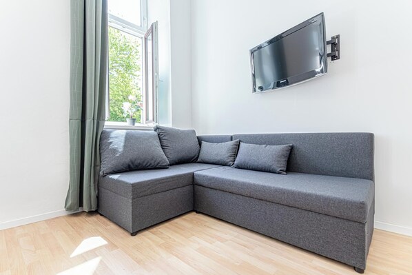 Basic Apartment | Seterika/papan seterika, Wi-fi percuma 