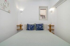 2 chambres, fer et planche à repasser, lit de bébé portatif, Wi-Fi