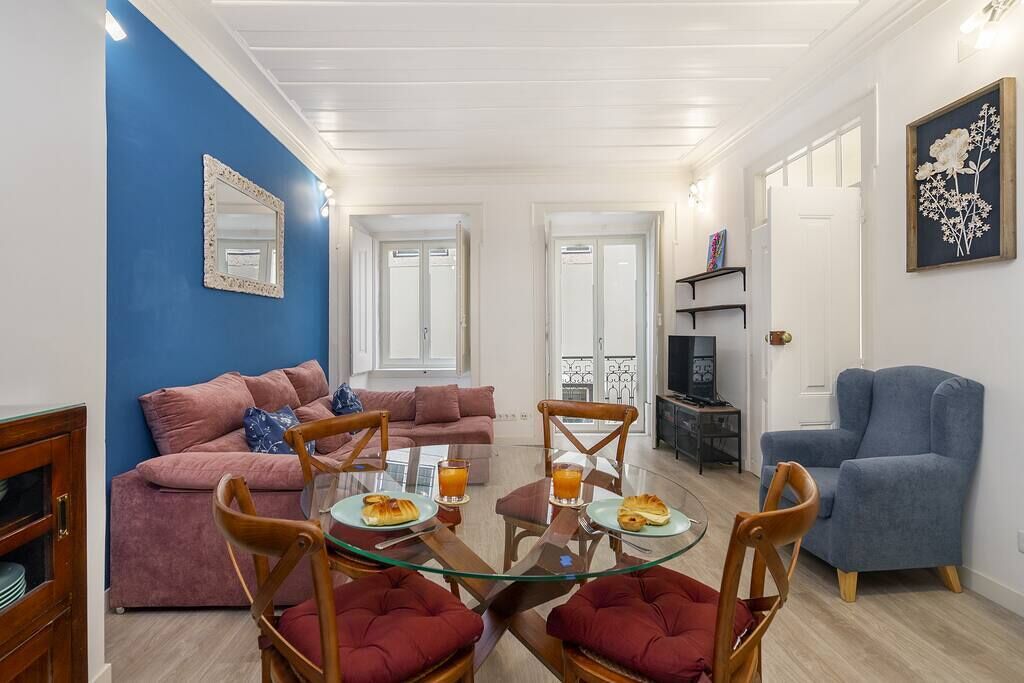 Bairro Alto 2-bed | Central Location | Fully Equip - Lisbon
