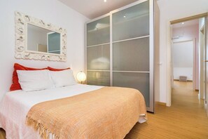 1 soverom, strykejern/-brett, reiseseng for barn og wi-fi