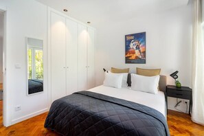 3 bedrooms, iron/ironing board, travel cot, WiFi