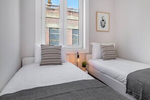2 chambres, fer et planche à repasser, Wi-Fi, draps fournis