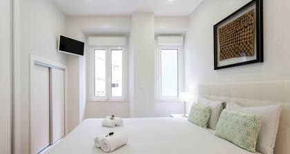 Family Apartment with Balcony in Graça