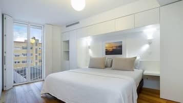 3 bedrooms, iron/ironing board, travel crib, WiFi