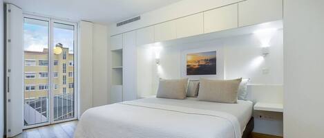 3 dormitorios, tabla de planchar con plancha, cuna de viaje y wifi