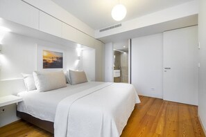 3 soverom, strykejern/-brett, reiseseng for barn og wi-fi