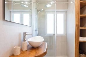 Hair dryer - Countryside Charm Near Wedding Venue w/ BBQ Patio (Ponte do Rol)
