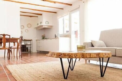 Countryside Charm Near Wedding Venue w/ BBQ Patio