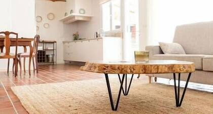 Countryside Charm Near Wedding Venue w/ BBQ Patio