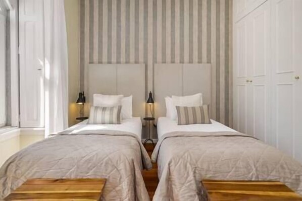 4 chambres, fer et planche à repasser, Wi-Fi, literie fournie