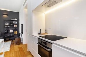 Kühlschrank, Herdplatte, Geschirrspüler