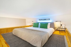 1 bedroom, iron/ironing board, WiFi, bed sheets - Central 1-Bed w/ Top View perfect to Explore Porto (Porto)