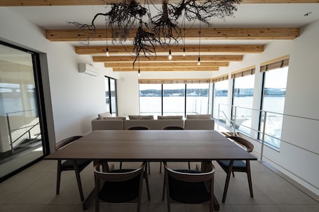 Interior. theView MiurashiHarumicho