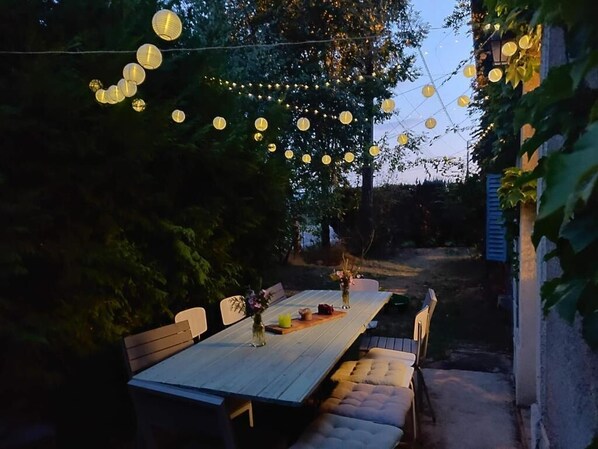 Outdoor dining