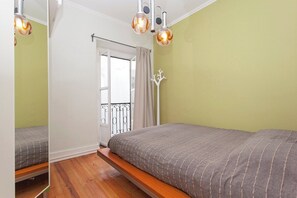 2 chambres, fer et planche à repasser, Wi-Fi, draps fournis