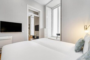 2 chambres, fer et planche à repasser, Wi-Fi, draps fournis
