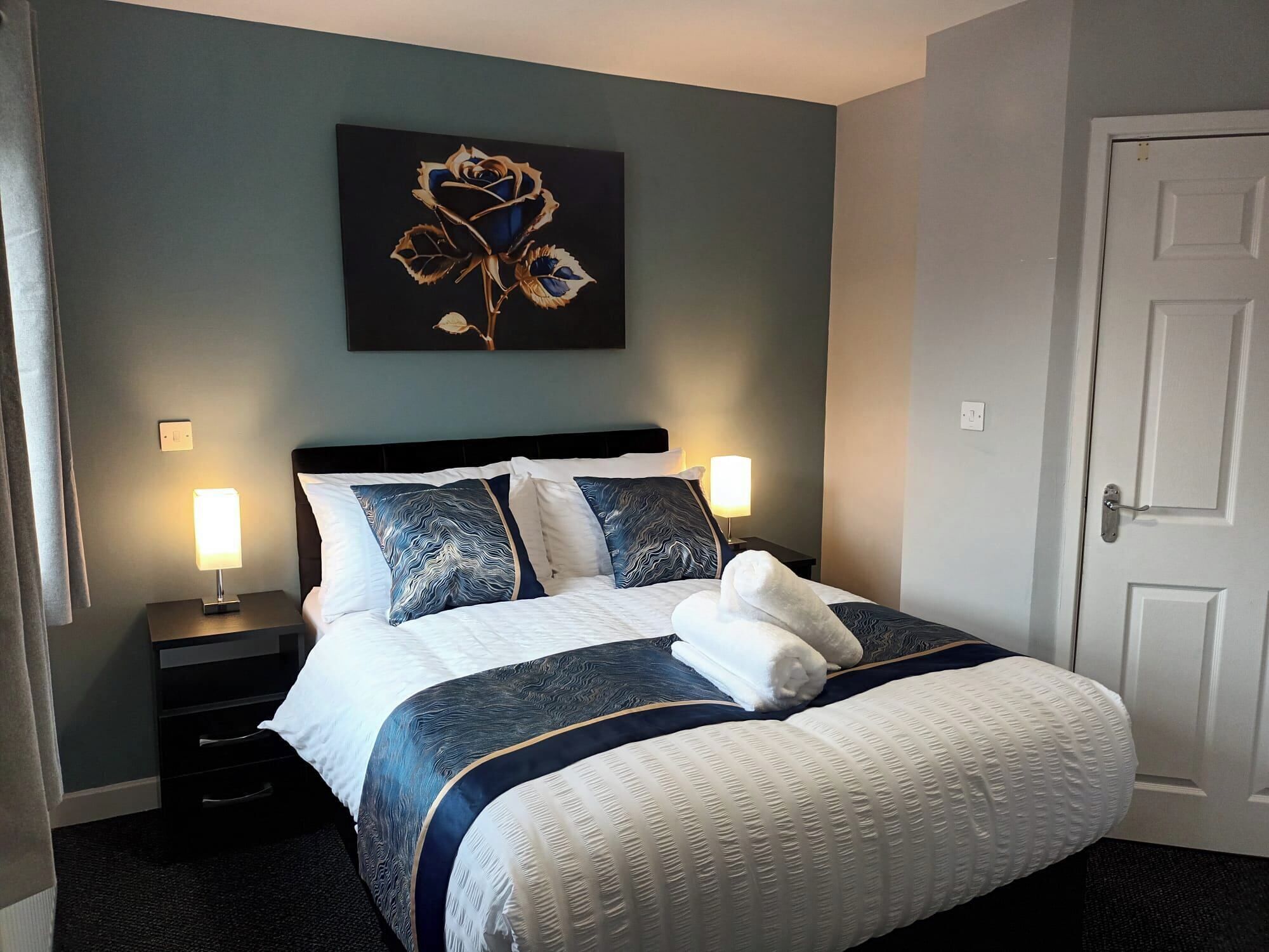 2 chambres, fer et planche à repasser, Wi-Fi gratuit, draps fournis