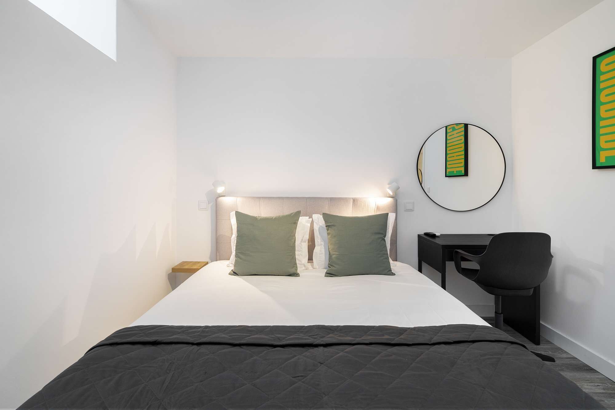 2 habitaciones, tabla de planchar con plancha, wifi y ropa de cama 