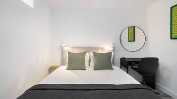 2 habitaciones, tabla de planchar con plancha, wifi y ropa de cama