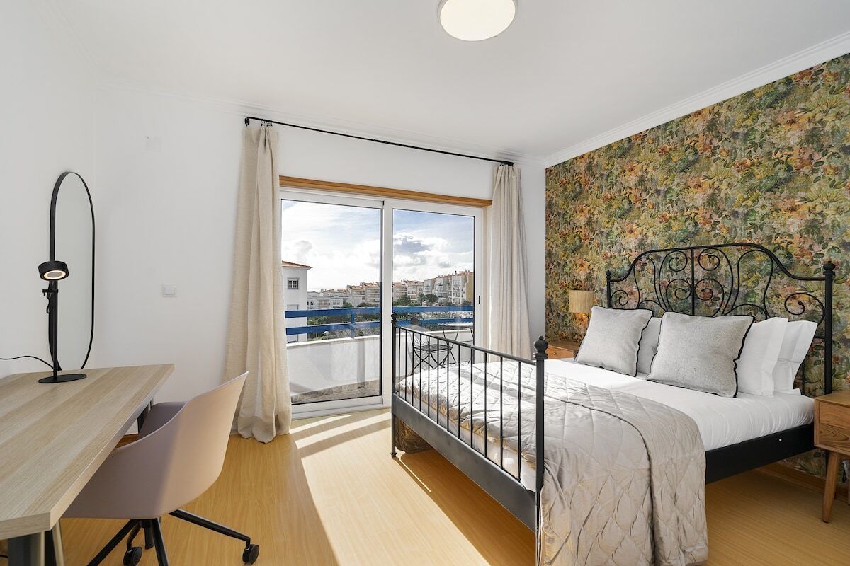 4 slaapkamers, een strijkplank/strijkijzer, wifi, beddengoed