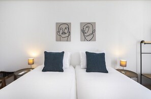 2 slaapkamers, een strijkplank/strijkijzer, wifi, beddengoed