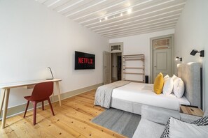 2 habitaciones, tabla de planchar con plancha, wifi y ropa de cama 