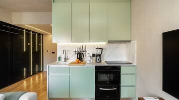 Microwave, oven, stovetop, coffee/tea maker