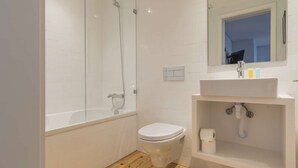 Bathroom - Tennis Room - Clean & Safe (Lisboa)