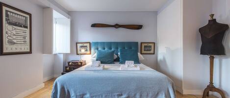 WiFi, bed sheets
