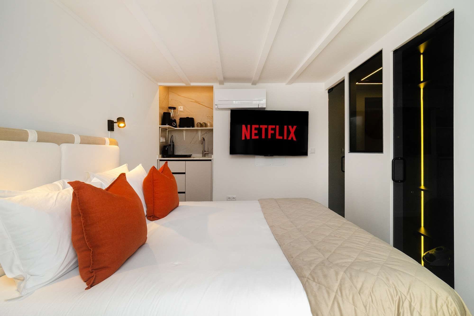 مكواة/لوح كي وواي فاي وملاءات أسرّة