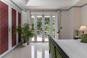 Huvila, näköala uima-altaalle | Tallelokero huoneessa, silitysrauta/-lauta, ilmainen Wi-Fi