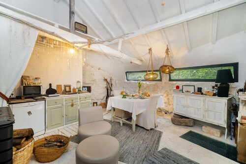 Riverfront Retreat with Exclusive Waterfall Views