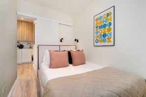 4 slaapkamers, een strijkplank/strijkijzer, wifi, beddengoed