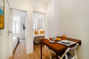 4 chambres, fer et planche à repasser, Wi-Fi, draps fournis