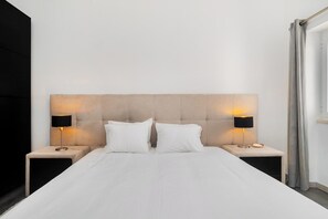 3 habitaciones, tabla de planchar con plancha, wifi y ropa de cama 