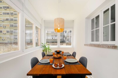 Bright Modern Apartment in the Heart of Alvalade