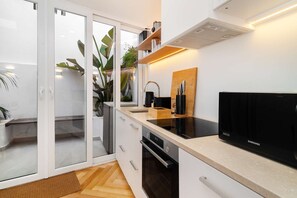 Mikrowelle, Ofen, Herdplatte, Geschirrspüler