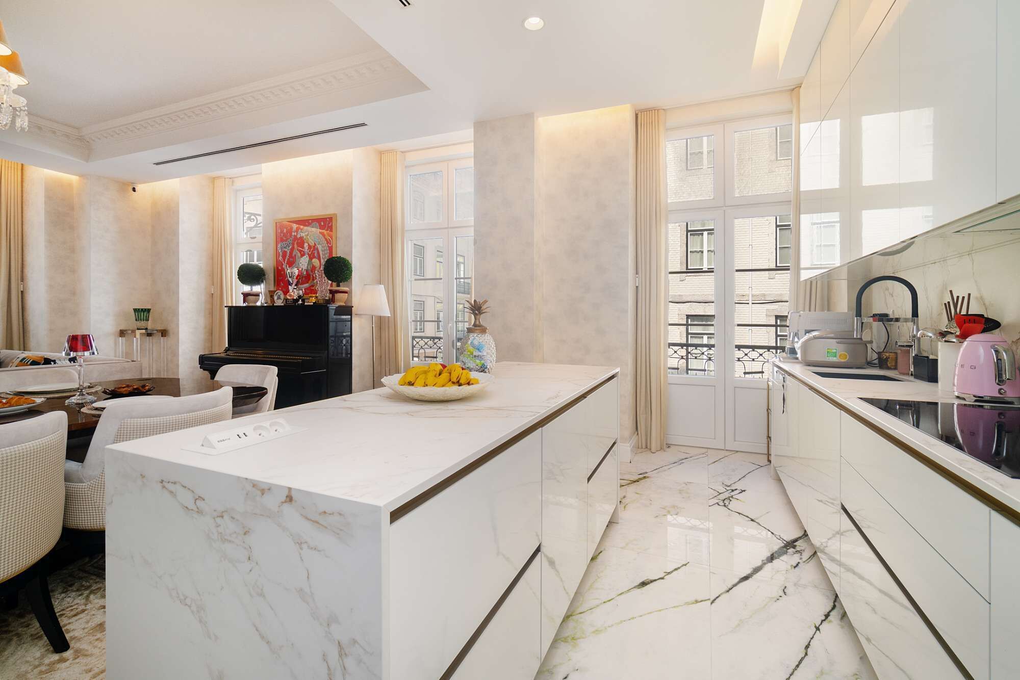 Køleskab, mikrobølgeovn, ovn, kogeplade