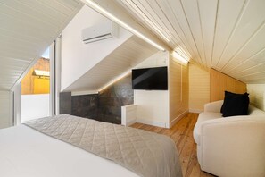 5 bedrooms, WiFi, bed sheets