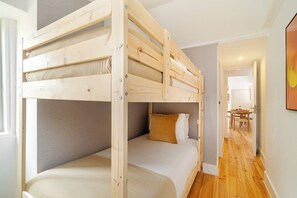 2 bedrooms, WiFi, bed sheets