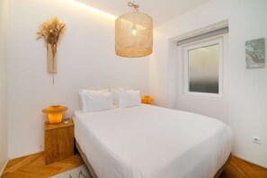 1 chambre, fer et planche à repasser, lit parapluie, Wi-Fi