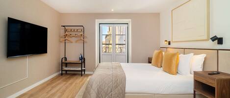 6 habitaciones, tabla de planchar con plancha, wifi y ropa de cama