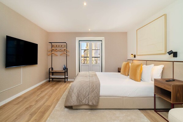 6 habitaciones, tabla de planchar con plancha, wifi y ropa de cama 