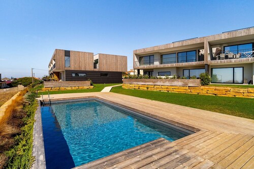 Surf & Relax: Coastal Apartment in Ericeira