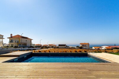 Surf & Relax: Coastal Apartment in Ericeira