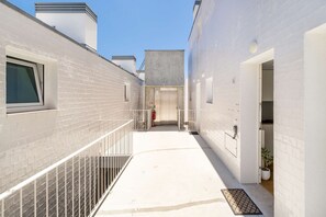 Property grounds - Cozy Riverside Apartment in Trafaria (Trafaria)