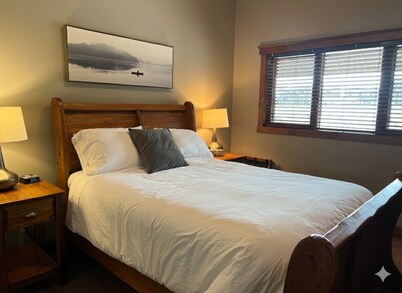 Indulge in luxury at this 3-bedroom condo on the ski hill. Featuring a full kitchen, laundry, and breathtaking Rocky Mountain views. Enjoy true ski-in/ski-out access to a year-round hub for skiing, biking, golf and more.