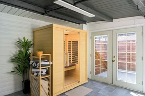 Interior - Colorado Family Escape! Hot Tub + Sauna! Sleeps 14 (Wheat Ridge)