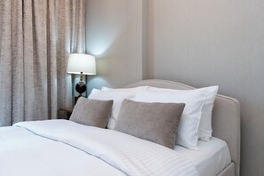 1 bedroom, in-room safe, desk, iron/ironing board