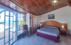 6 عدّة غرف نوم وسرير سفر وواي فاي مجانًا